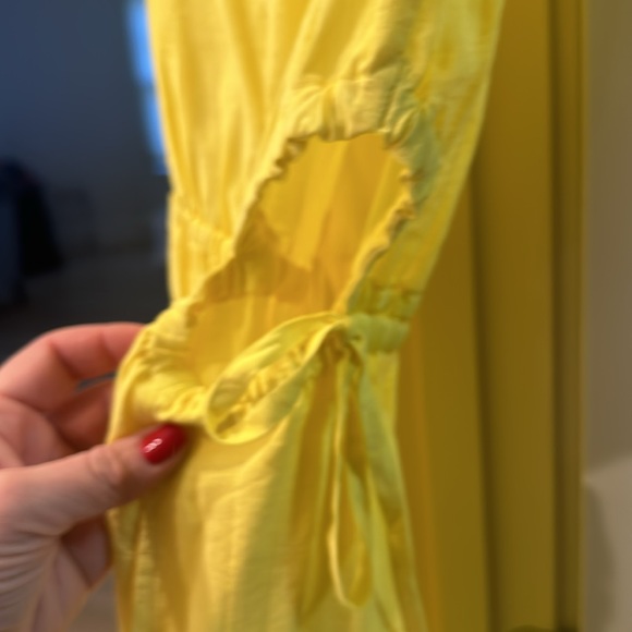Yellow dress - with cutouts! - Picture 6 of 6